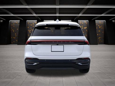 New 2026 Lincoln Nautilus Premier image 5