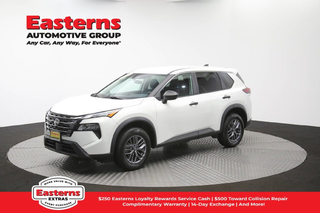 Used 2024 Nissan Rogue S AWD/4WD image 14