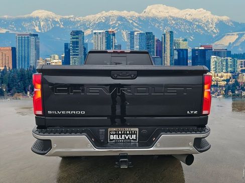 Used 2024 Chevrolet Silverado 2500 LTZ w/ LTZ Convenience Package image 4