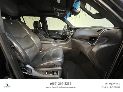 Used 2020 Cadillac Escalade Platinum RWD image 18