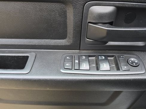 Used 2019 RAM 1500 Express AWD/4WD image 8