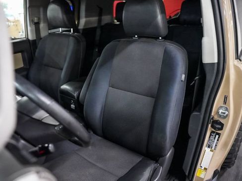 Used 2013 Toyota FJ Cruiser 4WD w/ Upgrade Pkg image 61