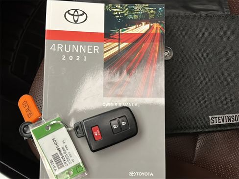 Used 2021 Toyota 4Runner Limited image 27