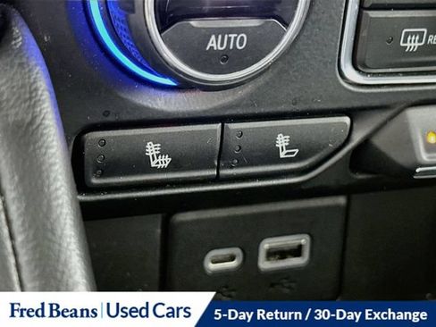 Used 2021 Chevrolet Tahoe Z71 w/ Z71 Off-Road Package AWD/4WD image 27