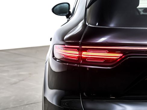 Used 2021 Porsche Cayenne S image 15