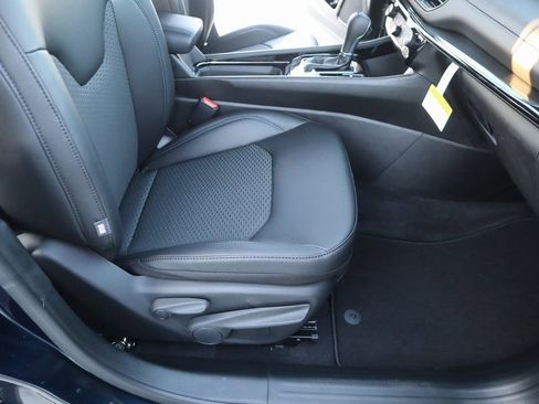 New 2026 Jeep Compass Latitude image 13