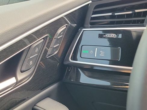 Certified 2025 Audi Q8 Premium Plus w/ Premium Plus Package AWD/4WD image 20