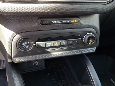 Certified 2025 Ford Bronco Sport Outer Banks w/ Outer Banks Tech Package+ AWD/4WD image 17