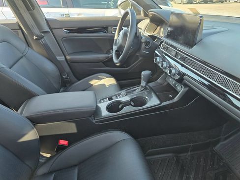 Used 2025 Honda Civic Sport image 13