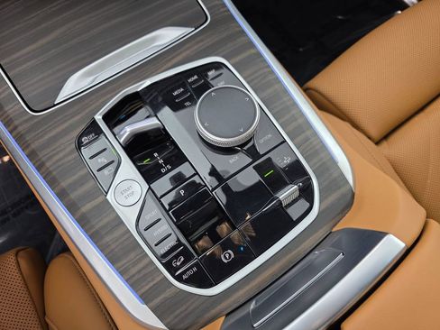 Used 2025 BMW X5 xDrive50e w/ M Sport Package image 24