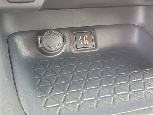 Certified 2025 Toyota RAV4 XLE image 27