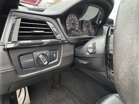 Used 2018 BMW M3 CS w/ Executive Package image 28