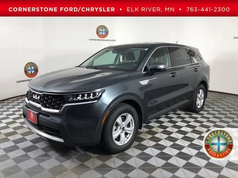 Used 2023 Kia Sorento LX FWD image 1