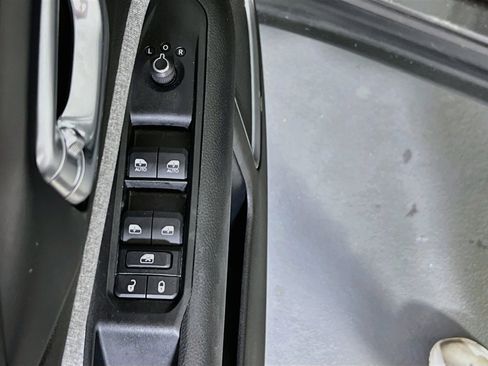 Used 2022 Jeep Compass Latitude AWD/4WD image 17