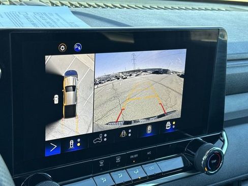 Used 2024 Chevrolet Colorado Trail Boss w/ Technology Package image 18