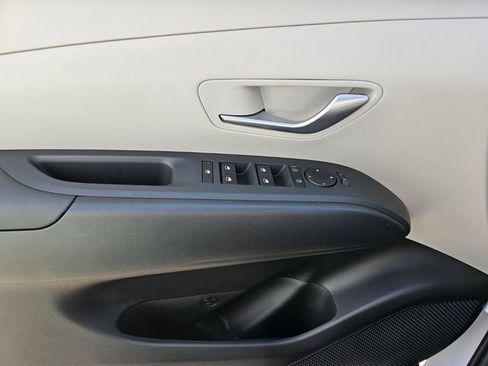 New 2026 Hyundai Tucson SE image 11