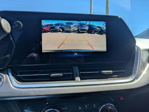 Used 2025 Chevrolet Trax ACTIV w/ Driver Confidence Package image 30