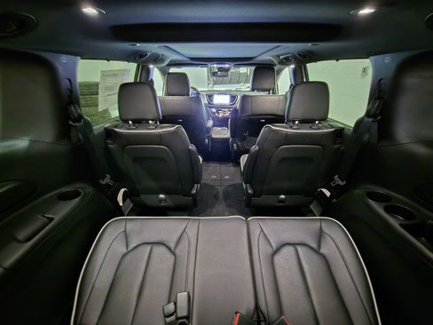 New 2026 Chrysler Pacifica Limited w/ S Appearance Package image 49