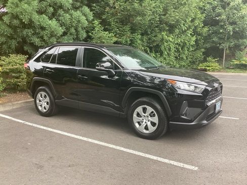Used 2019 Toyota RAV4 LE w/ All Weather Liner Package AWD/4WD image 7