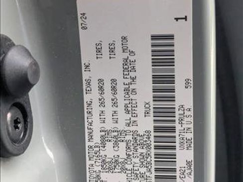 Used 2024 Toyota Tundra Limited image 29