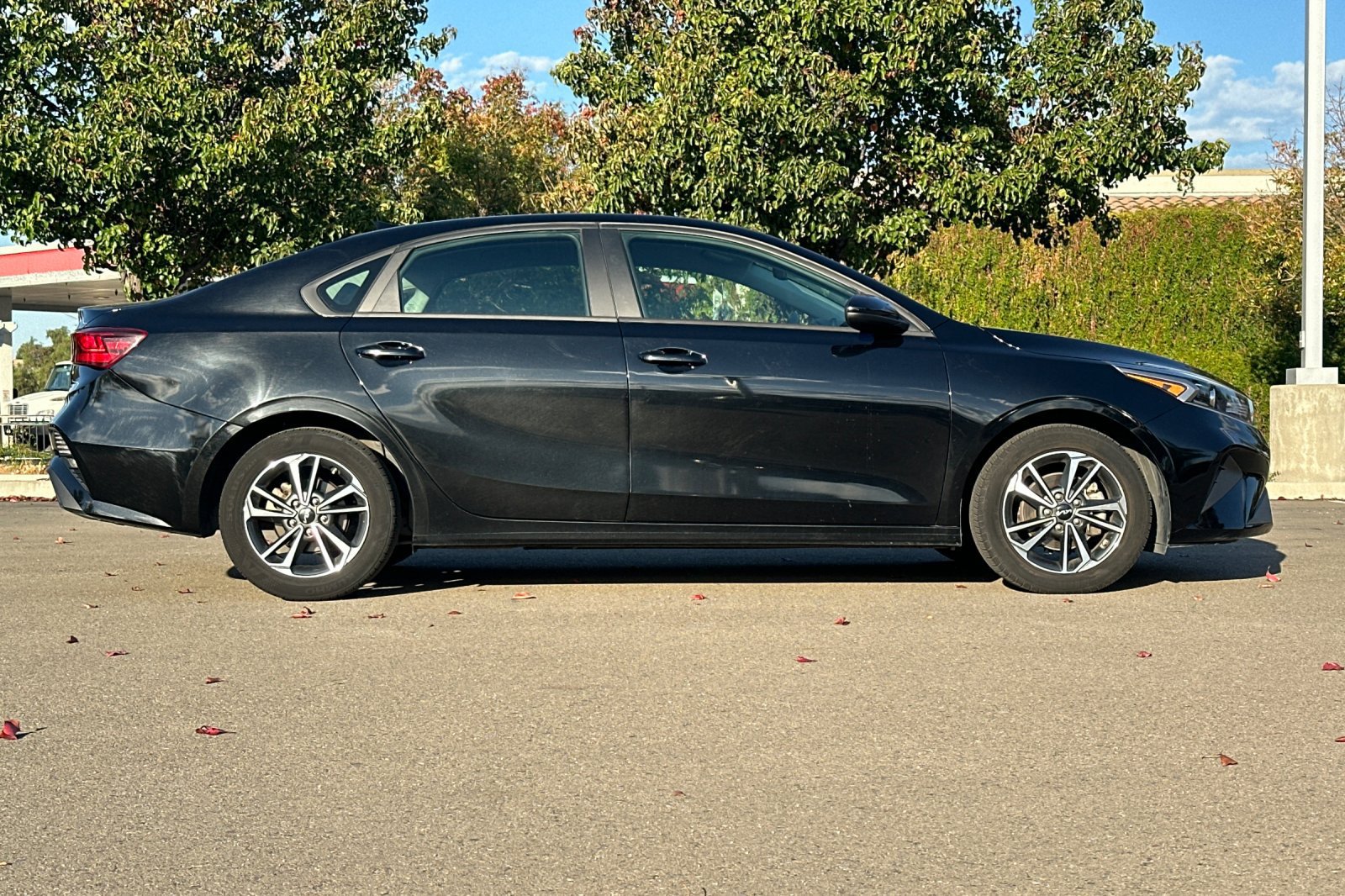 Used 2024 Kia Forte LXS FWD image 3