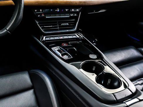 Used 2024 Audi e-tron GT Premium Plus image 7