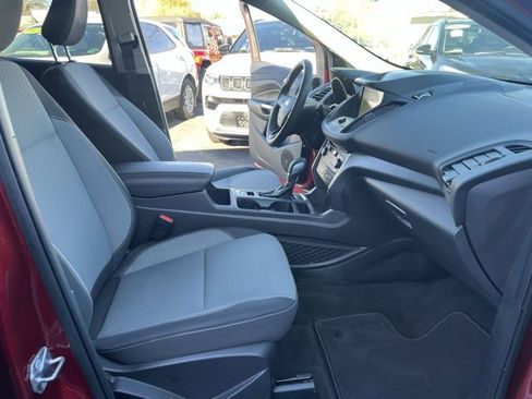 Used 2019 Ford Escape SE image 11