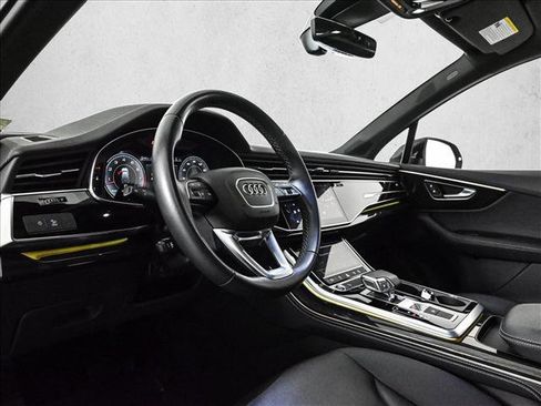 Used 2025 Audi Q7 3.0T Premium Plus image 10