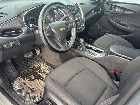 Used 2017 Chevrolet Malibu LT image 12