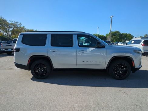 New 2026 Jeep Grand Wagoneer Limited AWD/4WD image 4