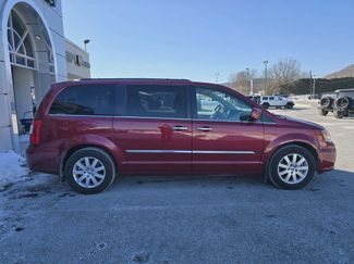 Used 2015 Chrysler Town & Country Touring w/ Driver Convenience Group video 2