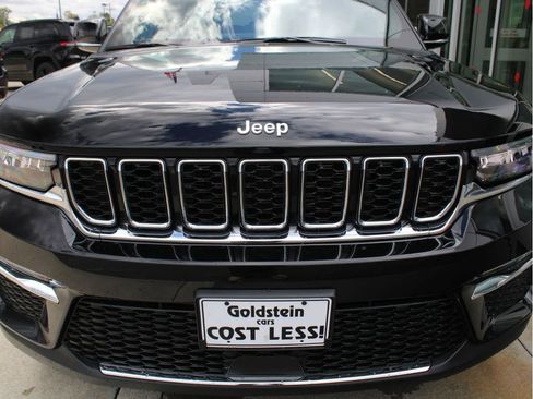 New 2025 Jeep Grand Cherokee Limited w/ Trailer Tow Package image 2