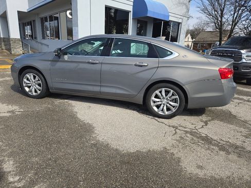 Used 2018 Chevrolet Impala LT image 2