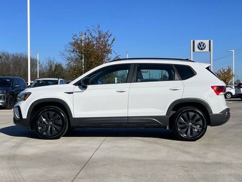 Used 2022 Volkswagen Taos S image 3