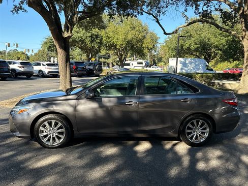 Used 2016 Toyota Camry XLE image 3