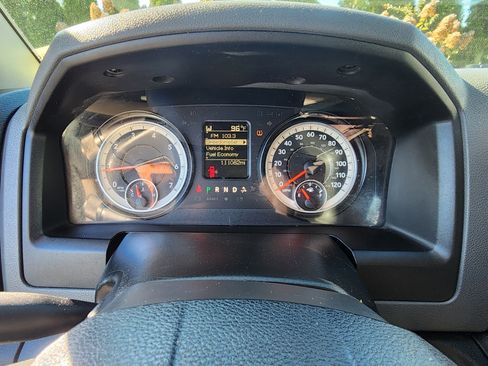 Used 2017 RAM 1500 Classic SLT image 29