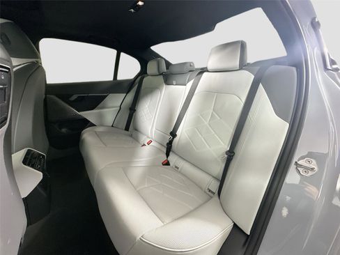 New 2026 BMW i5 eDrive40 w/ M Sport Package RWD image 26