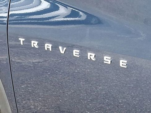 Used 2023 Chevrolet Traverse LT image 27
