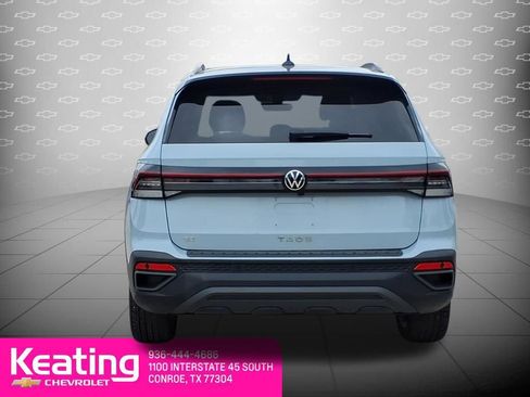 Used 2025 Volkswagen Taos SE FWD image 7
