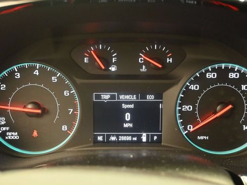 Used 2023 Chevrolet Traverse LT FWD image 13