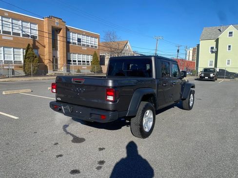Used 2023 Jeep Gladiator Sport image 5