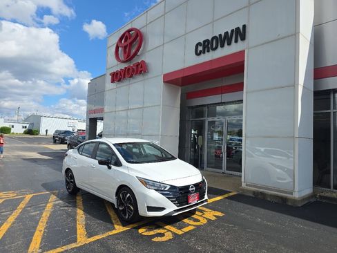 Certified 2025 Nissan Versa SR w/ Trunk Package FWD image 1