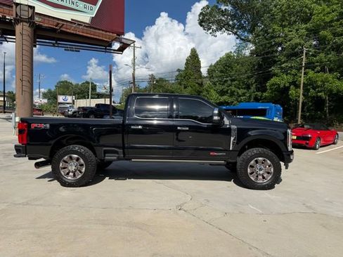 Used 2024 Ford F250 Platinum AWD/4WD image 4