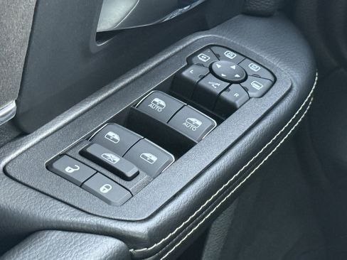 Used 2025 RAM 2500 Laramie image 22