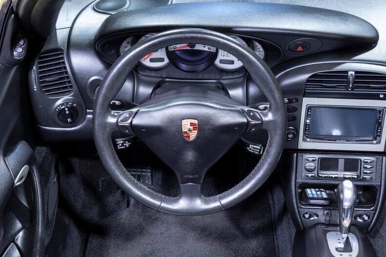 Used 2004 Porsche 911 Carrera RWD image 44