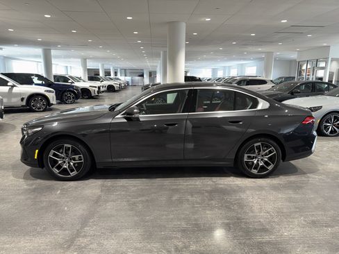 New 2026 BMW 530i w/ Premium Package image 4