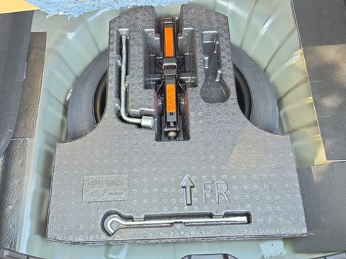 Used 2024 Nissan Kicks SR FWD image 23