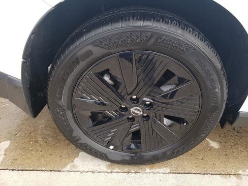 Certified 2025 Nissan Murano SV image 46