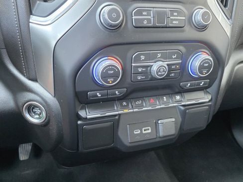 Used 2022 Chevrolet Silverado 1500 LT image 17