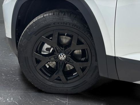 Used 2024 Volkswagen Atlas Peak Edition SEL image 37